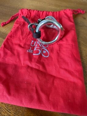 UNO de 50 Silver Statement Ring with Red Pouch